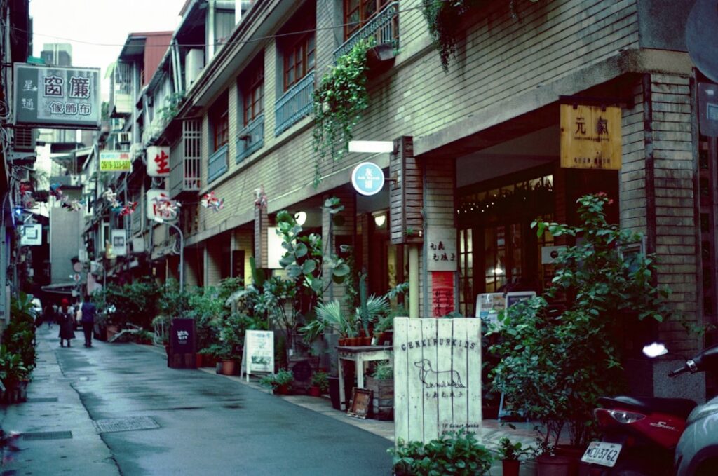 Photo Shopping Near Vintage Grove Apartments